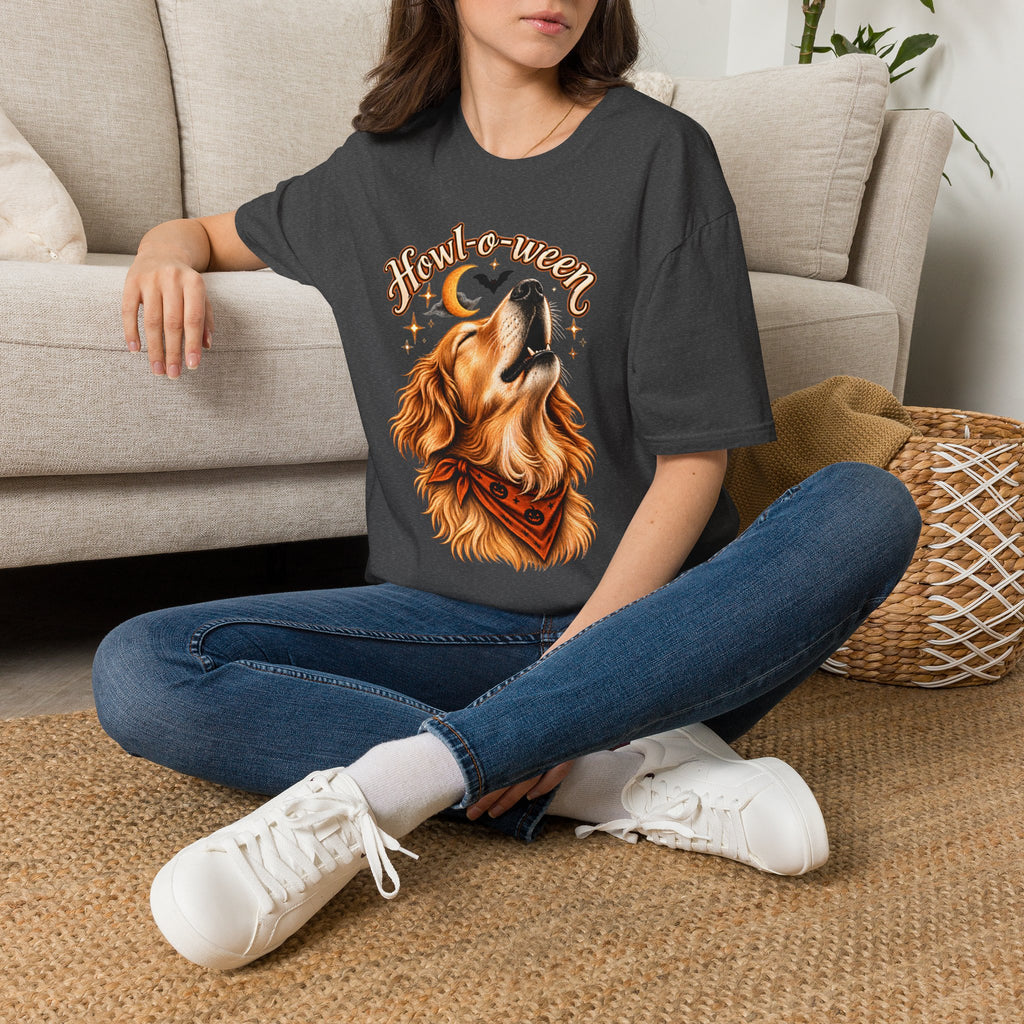 Howl-o-ween Dog Howling T-Shirt | Halloween Golden Retriever Tee